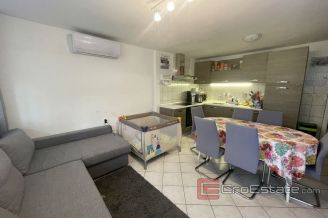 011 2036 39 split spinut three bedroom apartment for sale