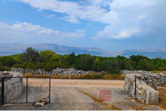 008 brač  agricultural land with sea view for sale