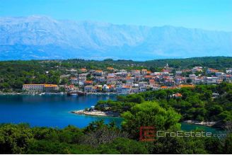 008 brač  agricultural land with sea view for sale