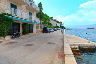008 Brac apartment first row to the sea for sale