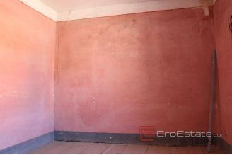 006 2031 45 Ciovo stone house for sale
