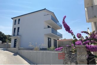 007 Rogoznica house with sea view