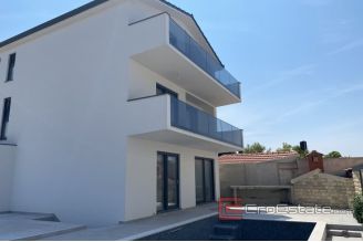 007 Rogoznica house with sea view