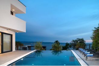 020 001 2022 343 near split villa with pool and sea view for sale