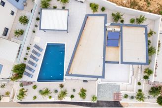 020 001 2022 343 near split villa with pool and sea view for sale