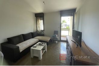 009 2035 45 Pujanke two bedroom apartment for renovation for sale