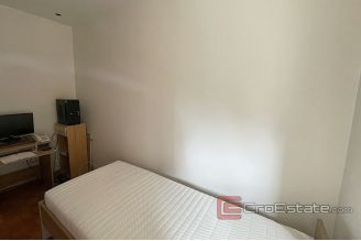 009 2035 45 Pujanke two bedroom apartment for renovation for sale