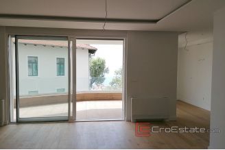 006 2117 05 Opatija apartment with sea view for sale