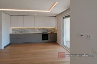 008 2117 05a Opatija apartment with sea view for sale