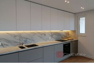 008 2117 05a Opatija apartment with sea view for sale