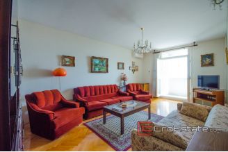 16 2013 138 Split 2bedroom sea view for sale