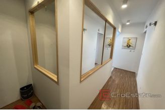 014 2035 46 Split apartment with sea view for sale