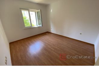 010 Split office space for rent