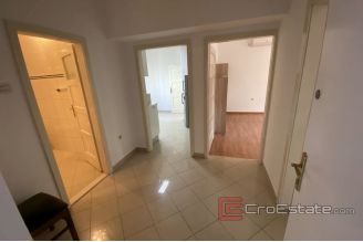 010 Split office space for rent
