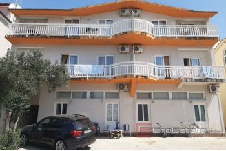 013 2016 506 Makarska apartment house with a sea view for sale