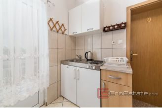 013 2016 506 Makarska apartment house with a sea view for sale