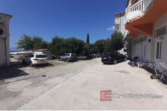 013 2016 506 Makarska apartment house with a sea view for sale