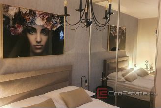 007 2038 25 Split one bedroom apartment for rent