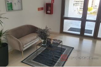 007 2038 25 Split one bedroom apartment for rent