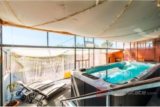 013 Kastela apartment house with sea view