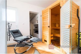 013 Kastela apartment house with sea view