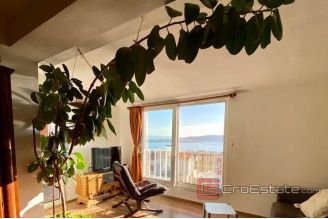 013 Kastela apartment house with sea view
