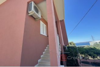 013 Kastela apartment house with sea view
