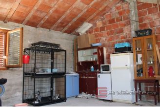 006 2031 46 Ciovo stone house for sale