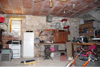 006 2031 46 Ciovo stone house for sale