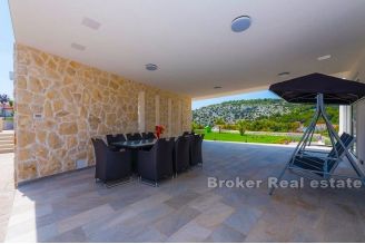 020 2021 310 Rogoznica villa with pool and sea view for sale