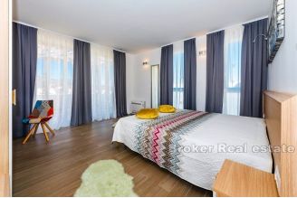 020 2021 310 Rogoznica villa with pool and sea view for sale