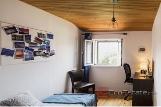 013 2035 47 Split Manus apartment for sale