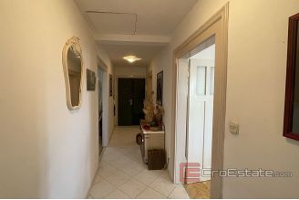 013 2035 47 Split Manus apartment for sale