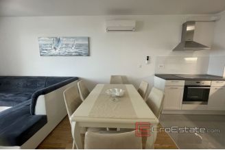 011 2035 48 Split Znjan apartment for rent