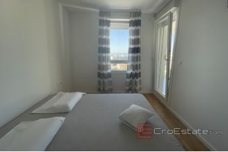 011 2035 48 Split Znjan apartment for rent