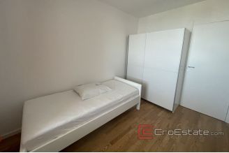 011 2035 48 Split Znjan apartment for rent