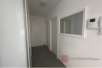 011 2035 48 Split Znjan apartment for rent