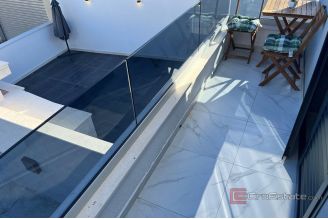 019 2037 26 island ciovo house with pool for sale