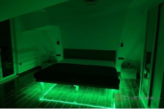 019 2037 26 island ciovo house with pool for sale