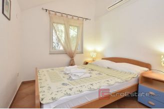 014 5125 30 Hvar unique property first row to the sea for sale