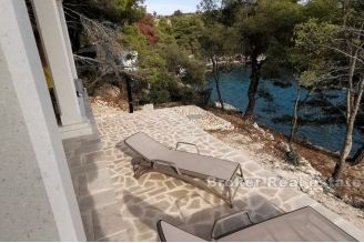 007 5126 30 Kornati house first row to the sea for sale