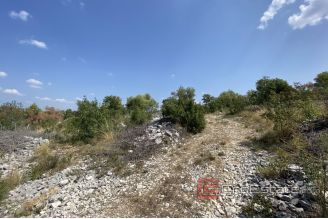 010 2043 39 Sibenik agricultural land first row to the sea for sale