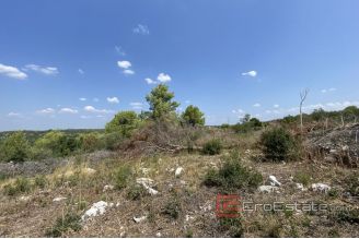 010 2043 39 Sibenik agricultural land first row to the sea for sale