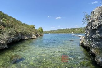 010 2043 39 Sibenik agricultural land first row to the sea for sale