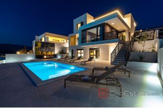 021 2021 311 Novigrad villa first row to the sea for sale