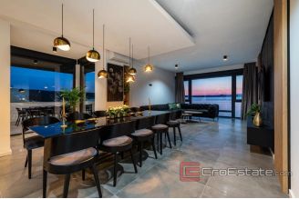 021 2021 311 Novigrad villa first row to the sea for sale