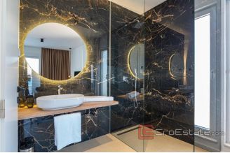 021 2021 311 Novigrad villa first row to the sea for sale