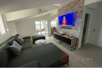 017 2036 42 Kastel Sucurac Penthouse with swimming pool and sea view