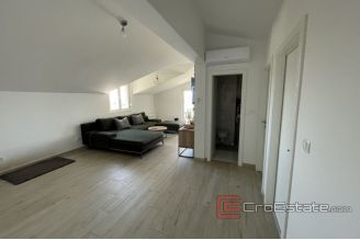 017 2036 42 Kastel Sucurac Penthouse with swimming pool and sea view