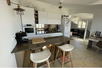 017 2036 42 Kastel Sucurac Penthouse with swimming pool and sea view